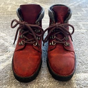 Like New BORN Fall/Winter Utility Hiking Boots. Red Sz 6